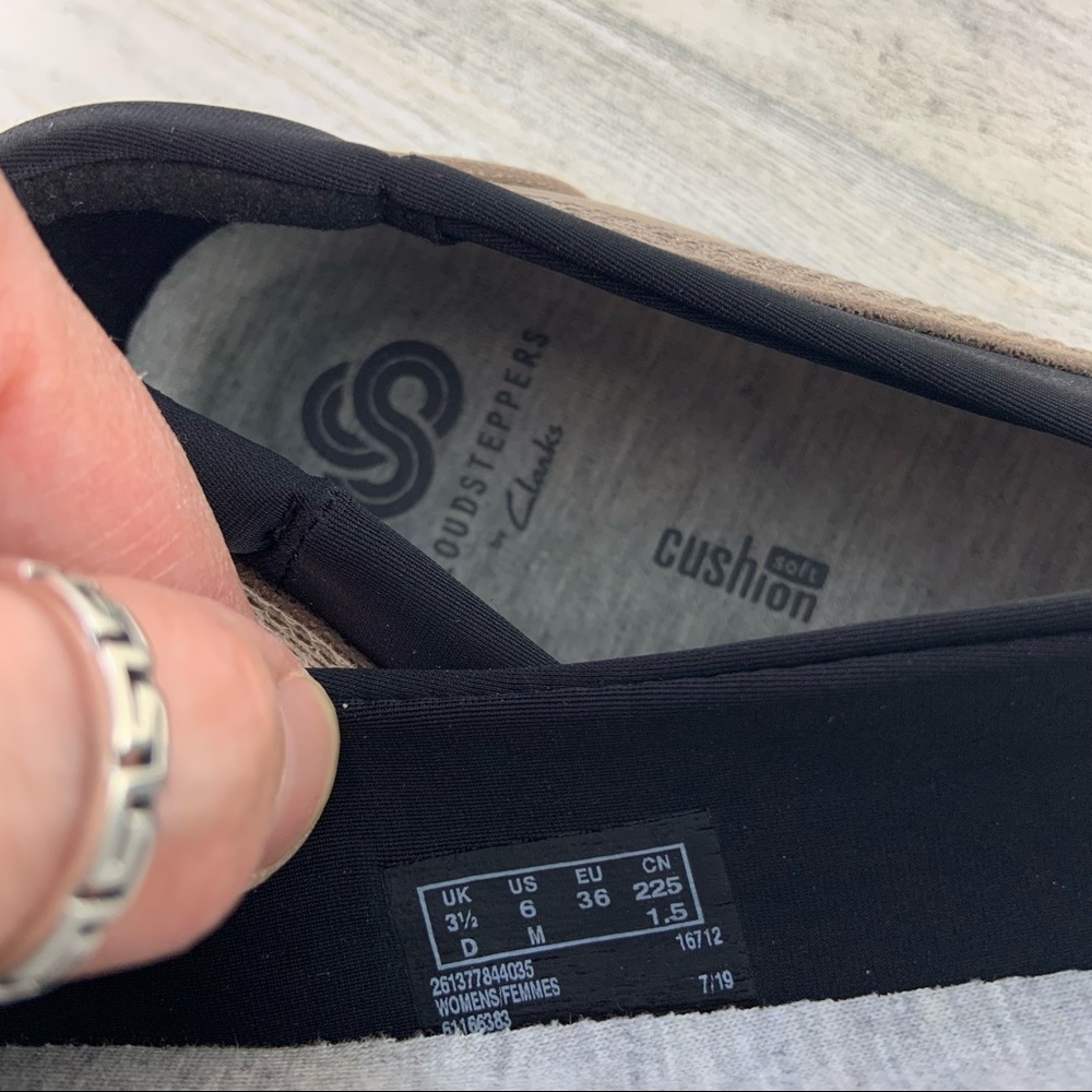 CLARKS Cloudsteppers Bronze Slip On Shoes Size 6 - Picture 7 of 8